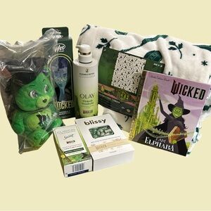 Wicked- Elphaba Bundle (NEW)